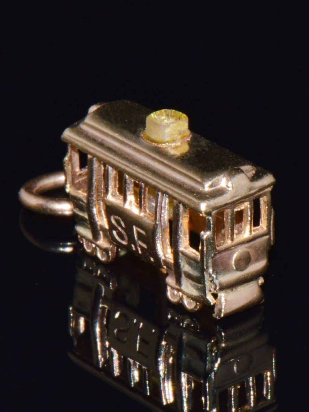 Vintage 14K Gold San Francisco Cable Car Charm Pendant – 3D Tram Design